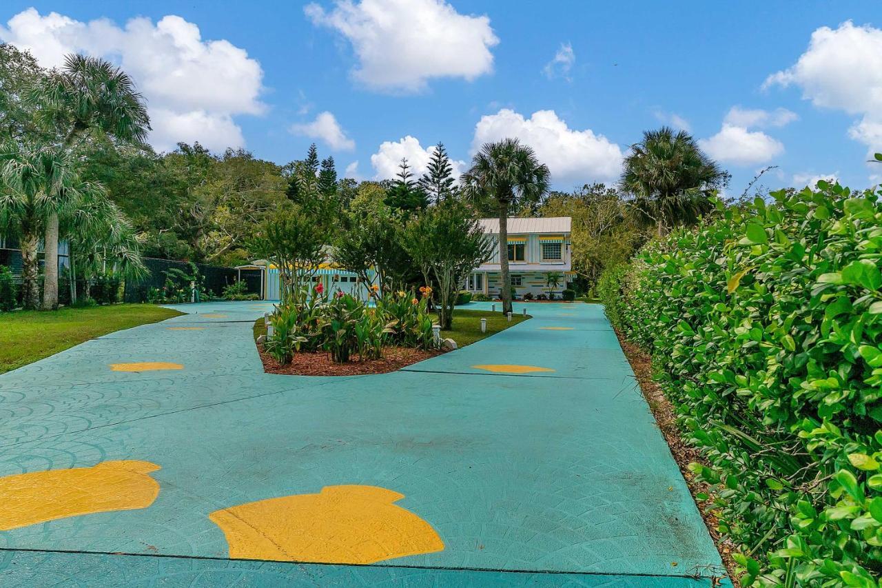 Pams Mermaid House With Riverfront Yard And Lanai! Apartment Weeki Wachee Exterior photo